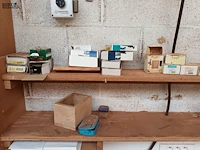 Lot 750 - werkmateriaal en sorteerbakjes - afbeelding 6 van  6