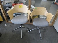 Lot 752 - bureaustoel. 2 stuks - afbeelding 1 van  3