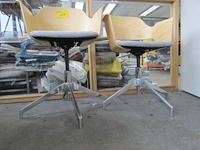 Lot 752 - bureaustoel. 2 stuks - afbeelding 2 van  3