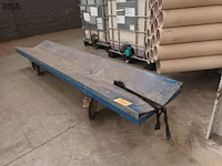 Lot 753 - lage kar voor rollen - afbeelding 2 van  3