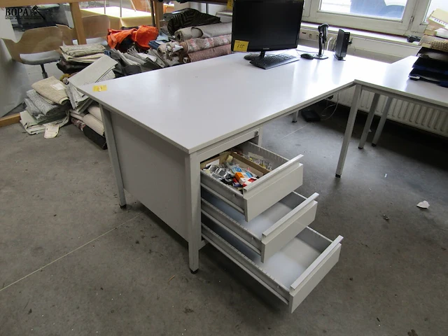 Lot 754 - bureau - afbeelding 3 van  4