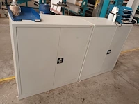 Lot 754 - metalen dossierkast met inhoud. 2 stuks - afbeelding 1 van  6