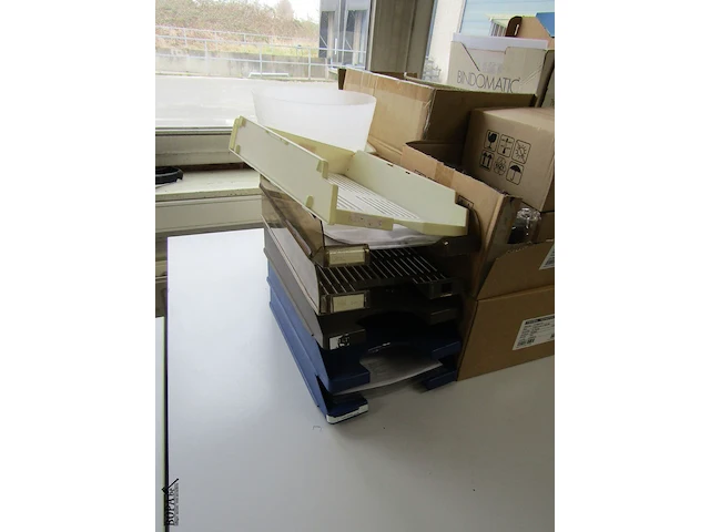 Lot 756 - kantoormateriaal - afbeelding 2 van  7