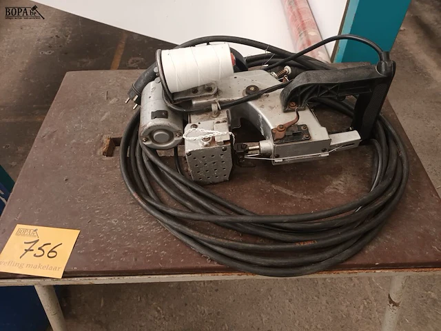 Lot 756 - tafel met naaimachine - afbeelding 2 van  3