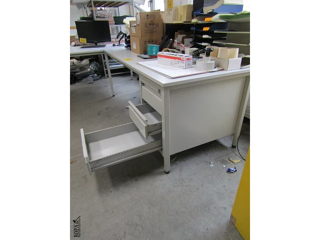 Lot 757 - bureau - afbeelding 3 van  5