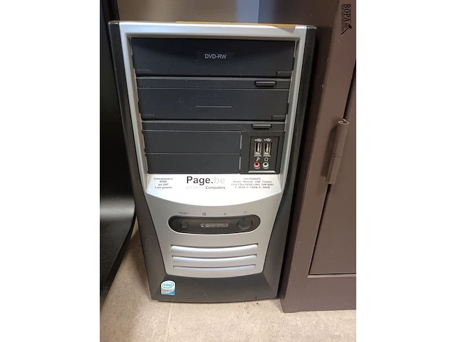 Lot 76 - desktop computer - afbeelding 2 van  2