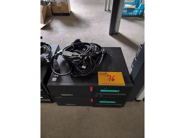 Lot 76 - lenovo thinkcentre desktop - 2 stuks - afbeelding 1 van  1