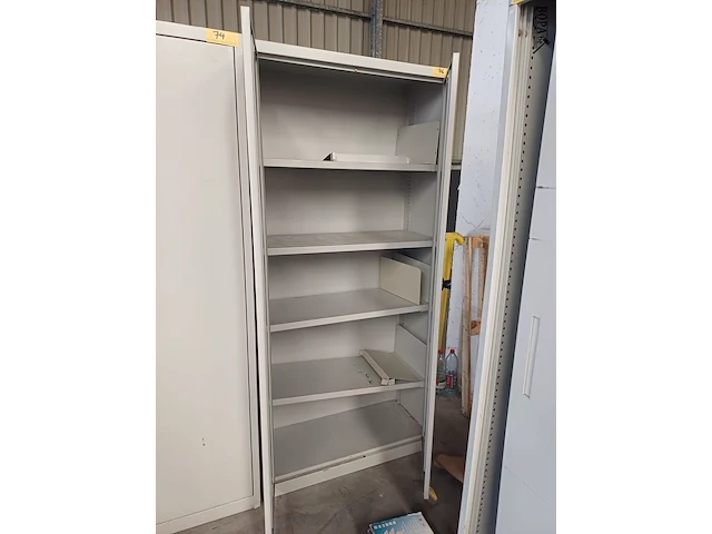 Lot 76 - metalen dossierkast (h) - afbeelding 2 van  2