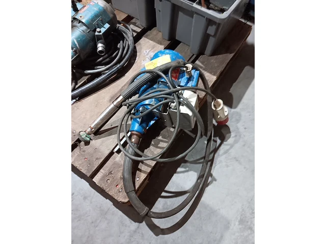 Lot 76 - slangreinigingsmachine pferd - afbeelding 2 van  3