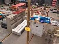 Lot 76 - staande lamp - afbeelding 1 van  2