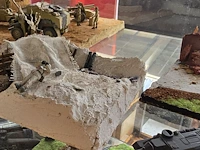 Lot 76 - unieke militaire diorama's handgemaakt 3 stuks - afbeelding 3 van  8