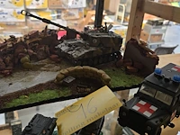 Lot 76 - unieke militaire diorama's handgemaakt 3 stuks - afbeelding 4 van  8