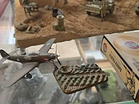 Lot 76 - unieke militaire diorama's handgemaakt 3 stuks - afbeelding 6 van  8