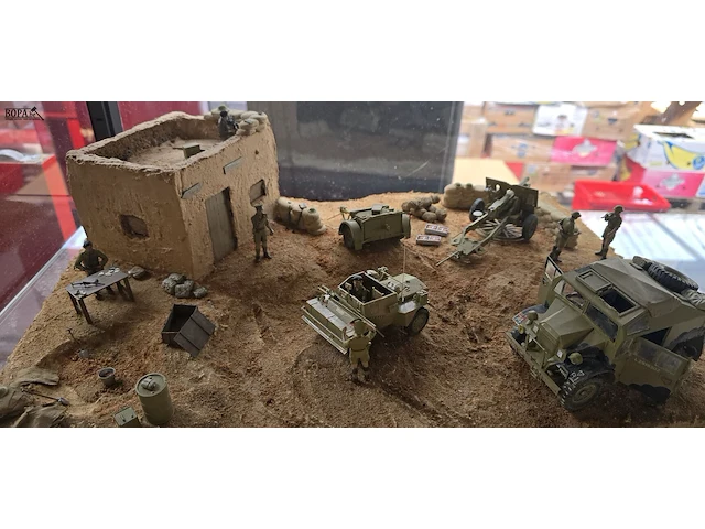 Lot 76 - unieke militaire diorama's handgemaakt 3 stuks - afbeelding 8 van  8
