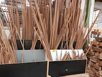 Lot 761 - lot houten latten en profielen - afbeelding 4 van  4
