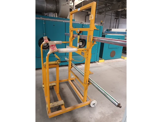 Lot 761 - mobiele hydraulische pers - afbeelding 2 van  4