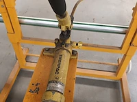 Lot 761 - mobiele hydraulische pers - afbeelding 3 van  4