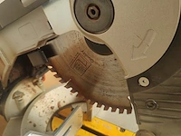 Lot 765 - afkortzaagmachine dewalt - afbeelding 5 van  5