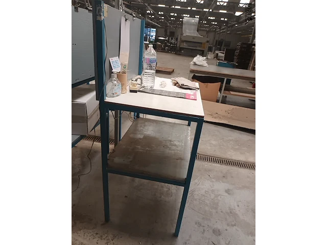 Lot 766 - metalen werkpost tafel - afbeelding 3 van  3