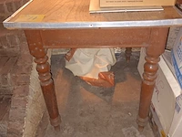 Lot 77 - antieke keukentafel - afbeelding 2 van  3