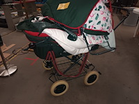 Lot 77 - kinderwagen en sitter - afbeelding 2 van  5