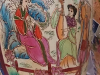 Lot 77 - koppel chinese vazen - afbeelding 4 van  8