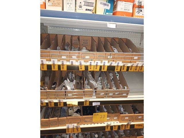 Lot 77 - materiaal voor elektrische installaties - afbeelding 1 van  11