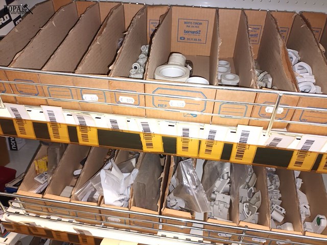 Lot 77 - materiaal voor elektrische installaties - afbeelding 6 van  11