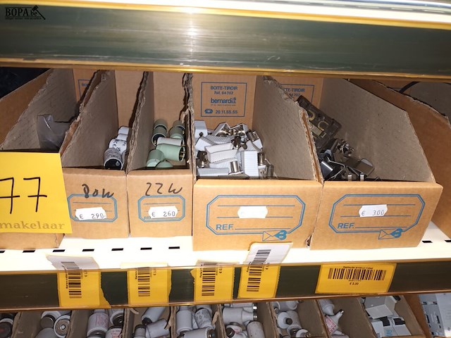 Lot 77 - materiaal voor elektrische installaties - afbeelding 8 van  11