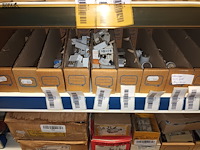 Lot 77 - materiaal voor elektrische installaties - afbeelding 9 van  11