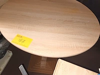 Lot 77 - ronde tafel met bruine metalen voet - afbeelding 3 van  3