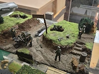 Lot 77 - unieke militaire diorama's handgemaakt 3 stuks en boten - afbeelding 4 van  12