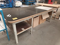 Lot 774 - werktafel - afbeelding 2 van  3