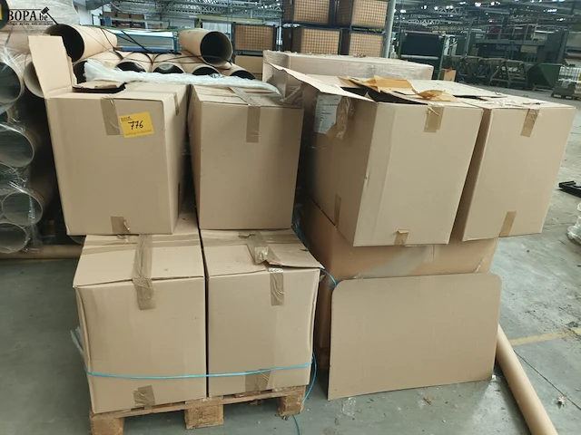Lot 776 - lot kartonnen rollen - afbeelding 1 van  4