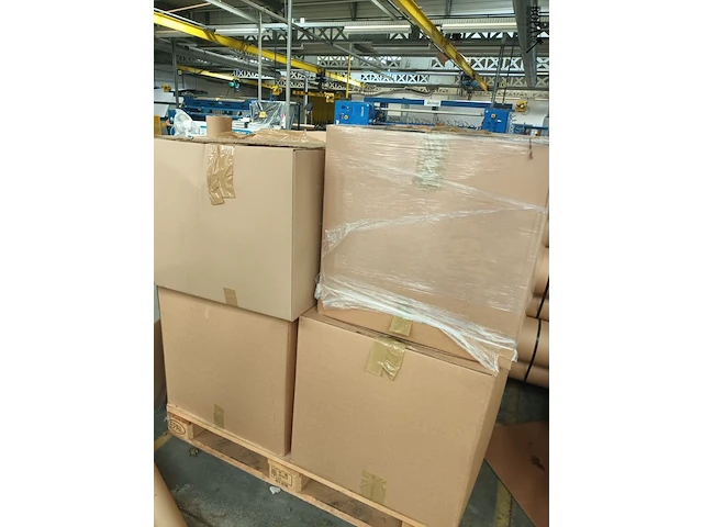 Lot 776 - lot kartonnen rollen - afbeelding 4 van  4