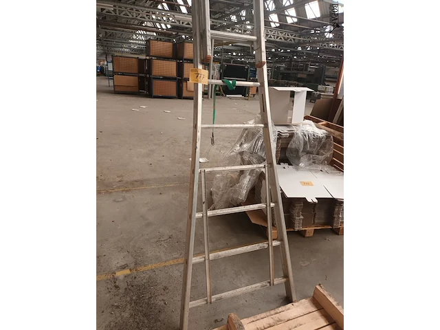 Lot 777 - aluminium ladder - afbeelding 1 van  3