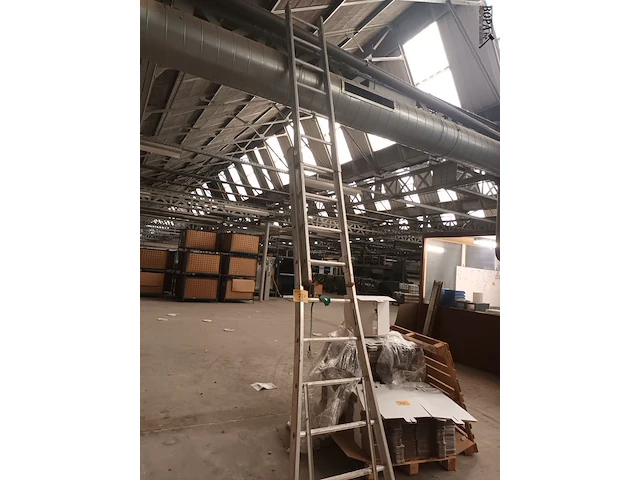 Lot 777 - aluminium ladder - afbeelding 2 van  3