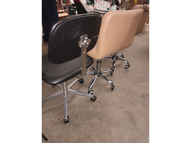 Lot 78 - bureaustoel. 3 stuks - afbeelding 3 van  3