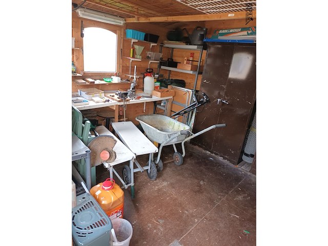 Lot 78 - diversen. inhoud tuinhuis - afbeelding 1 van  19