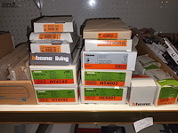 Lot 78 - elektriciteitsmateriaal niko. inhoud rek - afbeelding 4 van  6