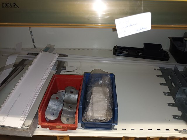 Lot 78 - elektriciteitsmateriaal niko. inhoud rek - afbeelding 5 van  6