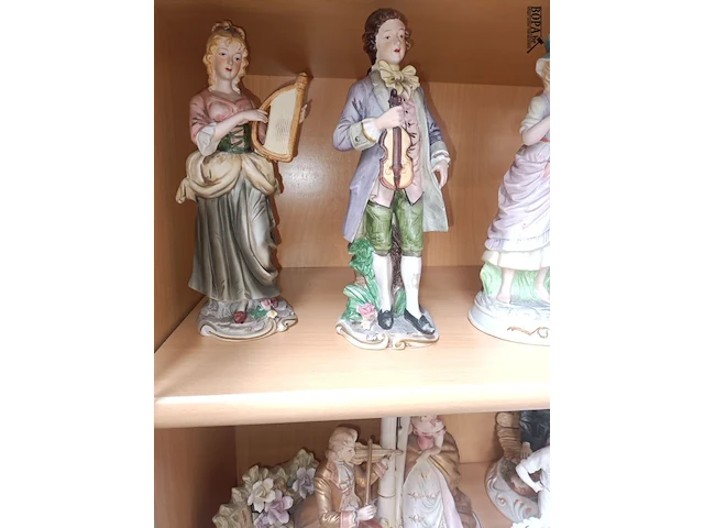 Lot 78 - porseleinen beeldjes. 14 stuks - afbeelding 2 van  7