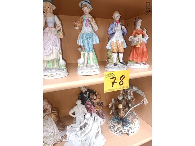 Lot 78 - porseleinen beeldjes. 14 stuks - afbeelding 3 van  7