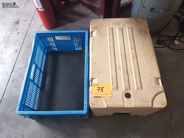 Lot 78 - transportbak en placemats - afbeelding 1 van  5
