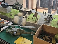 Lot 78 - unieke militaire diorama's handgemaakt 1 grote en 1 kleine - afbeelding 1 van  8