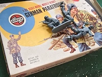 Lot 78 - unieke militaire diorama's handgemaakt 1 grote en 1 kleine - afbeelding 6 van  8