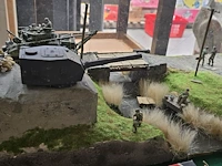 Lot 78 - unieke militaire diorama's handgemaakt 1 grote en 1 kleine - afbeelding 8 van  8