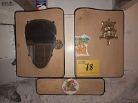 Lot 78 - vintage hangkastje - afbeelding 1 van  3
