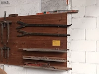 Lot 784 - materiaal en boren. 9 stuks - afbeelding 1 van  3