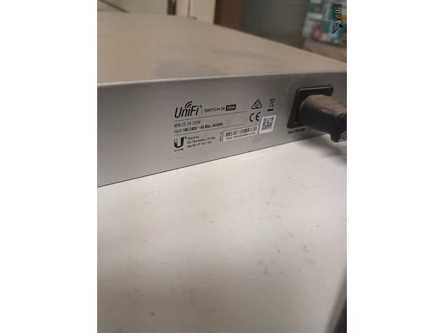 Lot 786 - unifi switch 24 - afbeelding 3 van  3